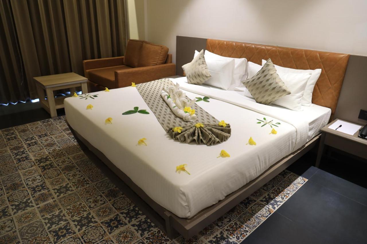 Krown Palace Resort سيلفاسا المظهر الخارجي الصورة