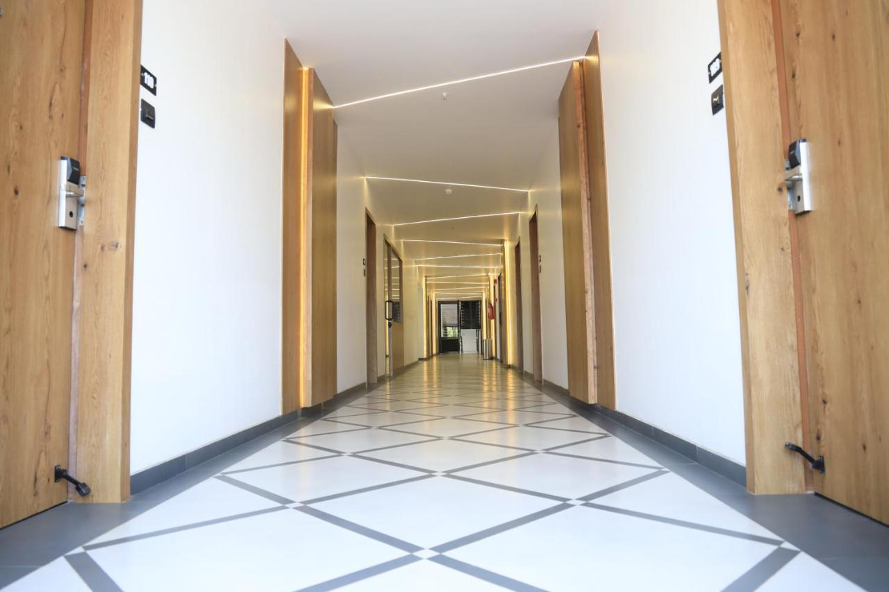 Krown Palace Resort سيلفاسا المظهر الخارجي الصورة