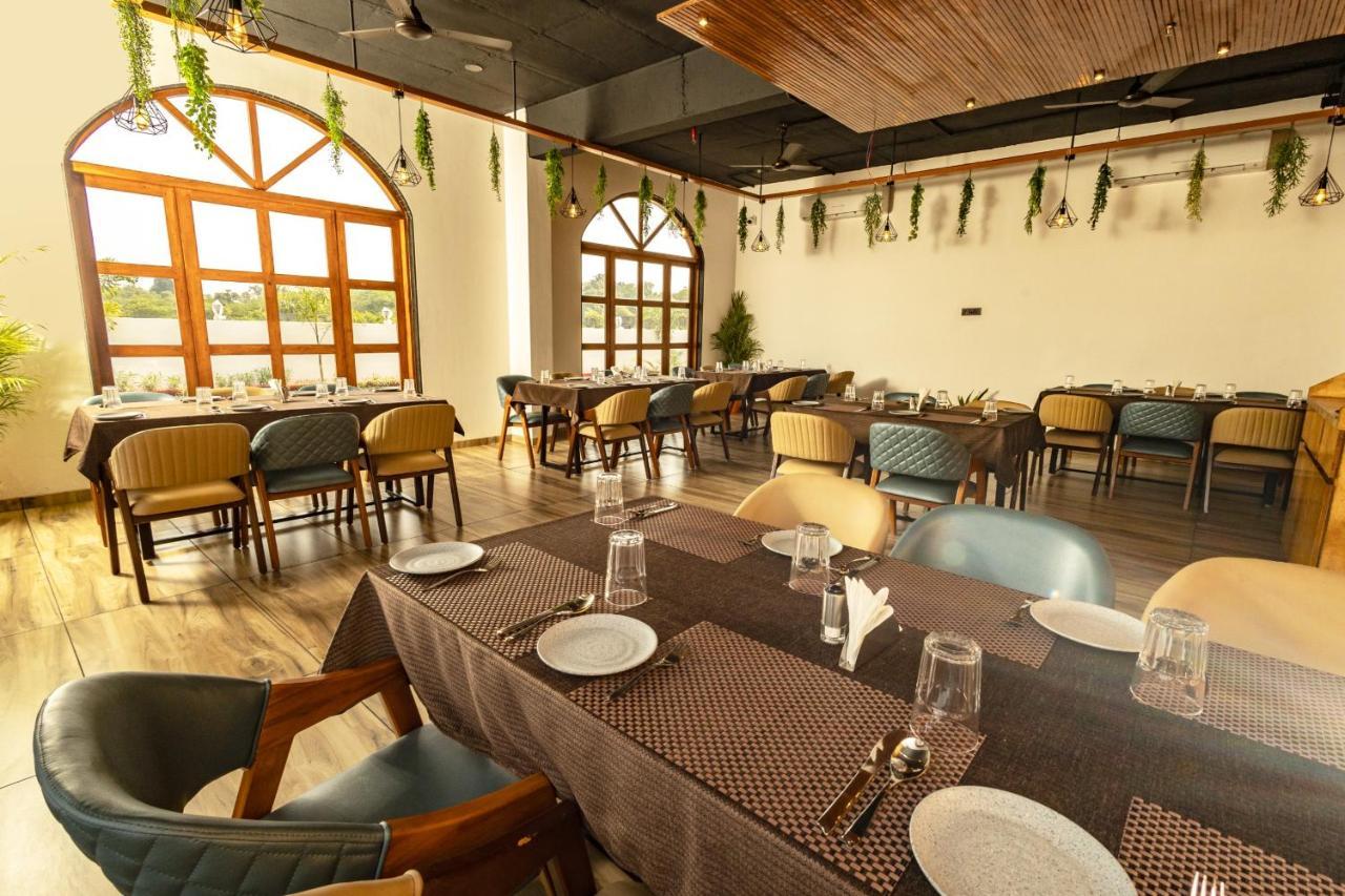Krown Palace Resort سيلفاسا المظهر الخارجي الصورة