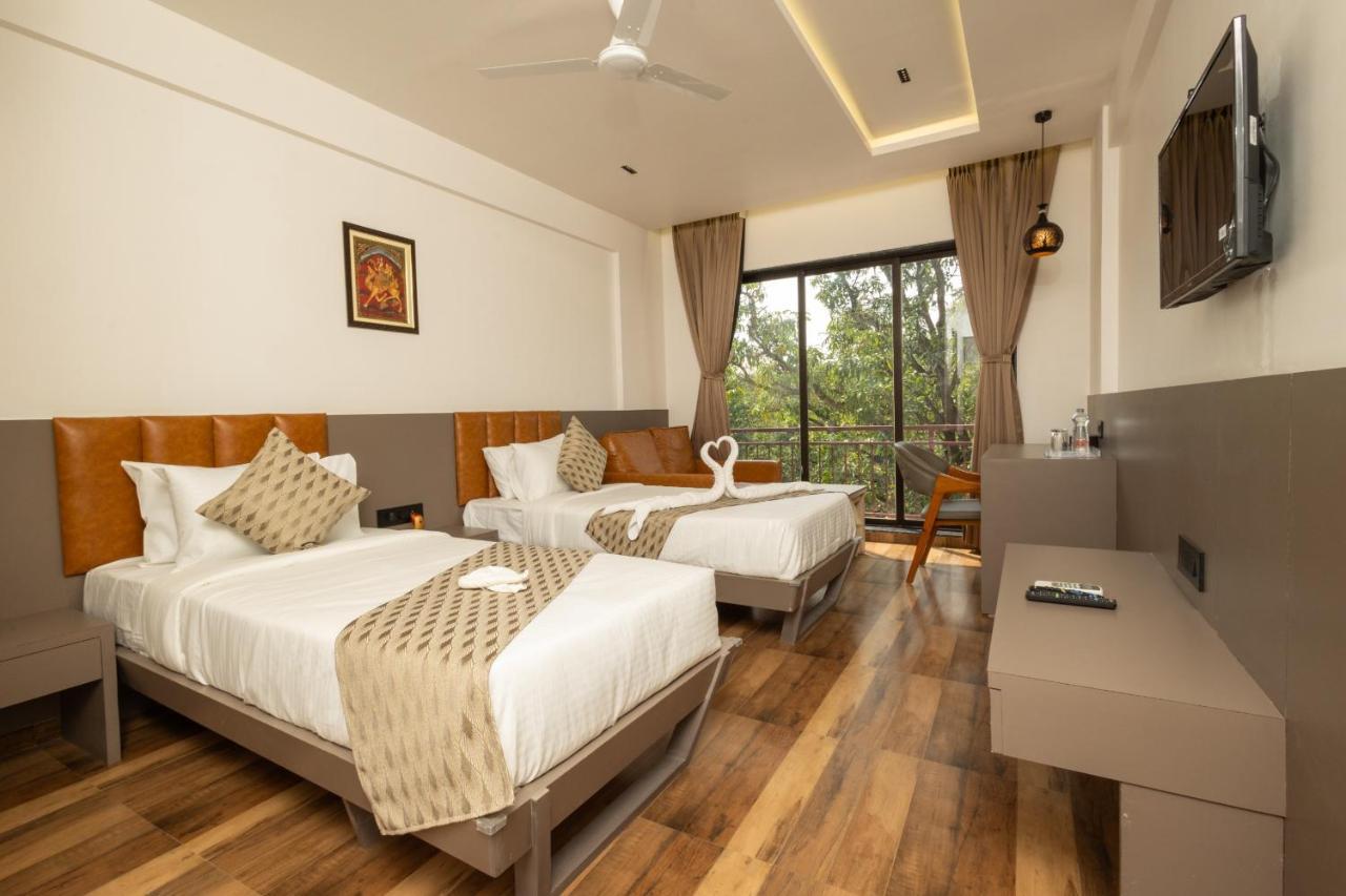 Krown Palace Resort سيلفاسا المظهر الخارجي الصورة
